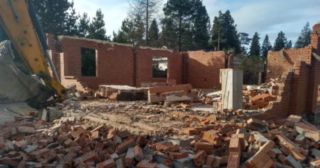 Демонтаж 1 этажного дома Боровичи, цена от 1609 руб.